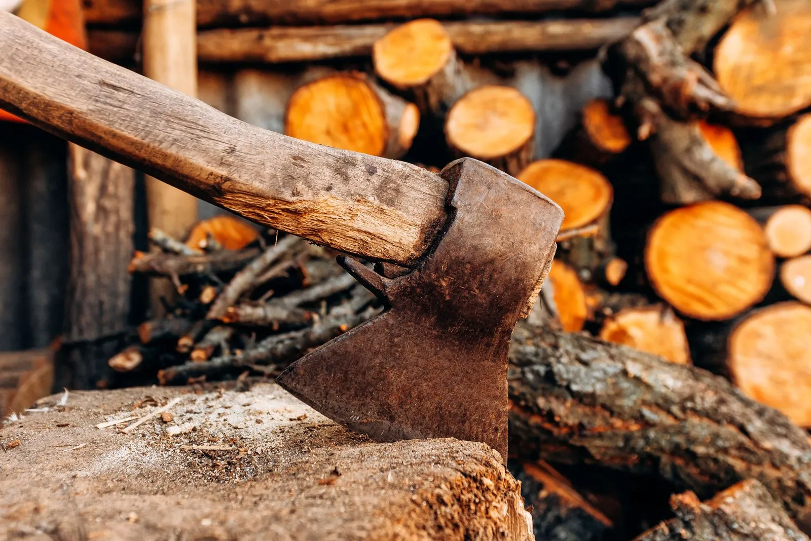 How to Plan an Axe Throwing Group Event